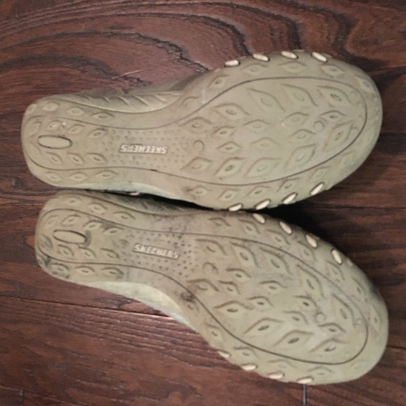 Tan Sketchers Sneakers - Picture 6 of 6